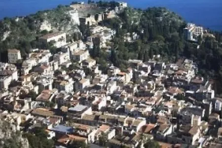 Luxury Apartment Carmen N 2 Centro Storico Di Taormina Holiday home