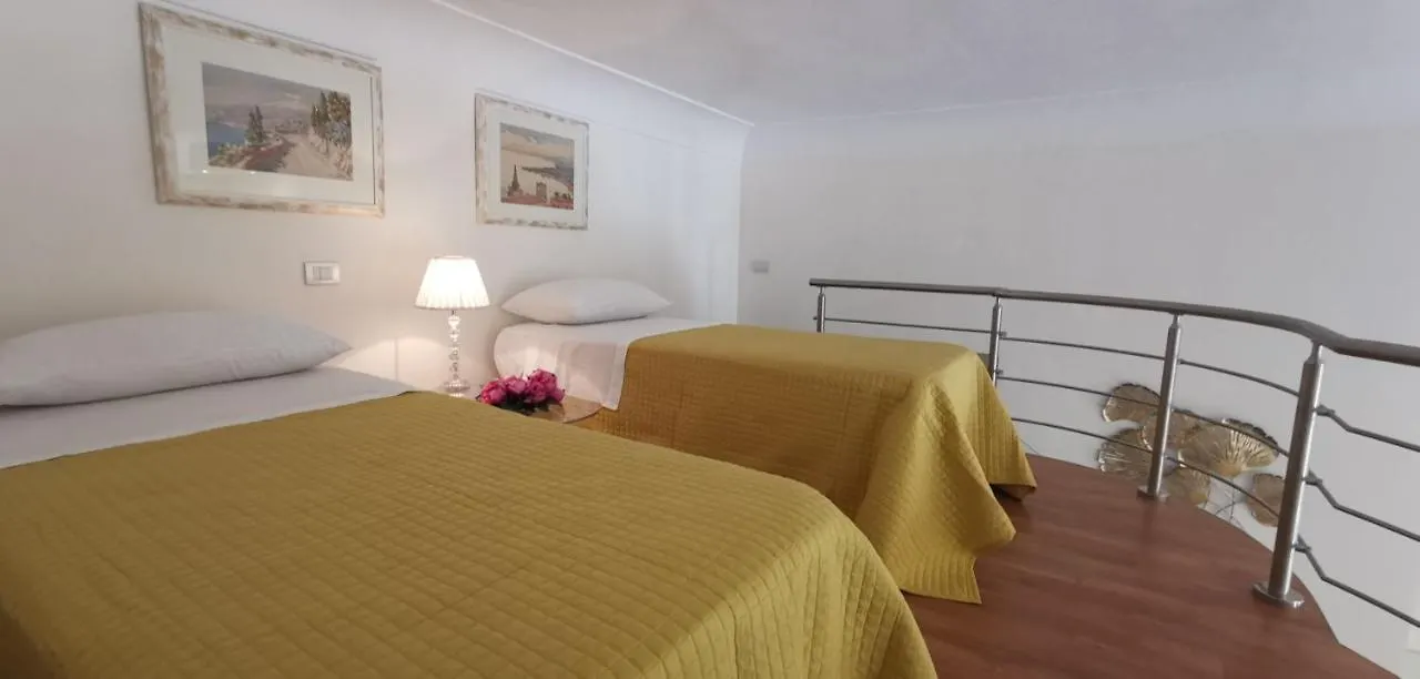 Luxury Apartment Carmen N 2 Centro Storico Di Taormina Holiday home