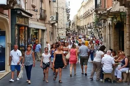 Luxury Apartment Carmen N 2 Centro Storico Di Taormina Holiday home